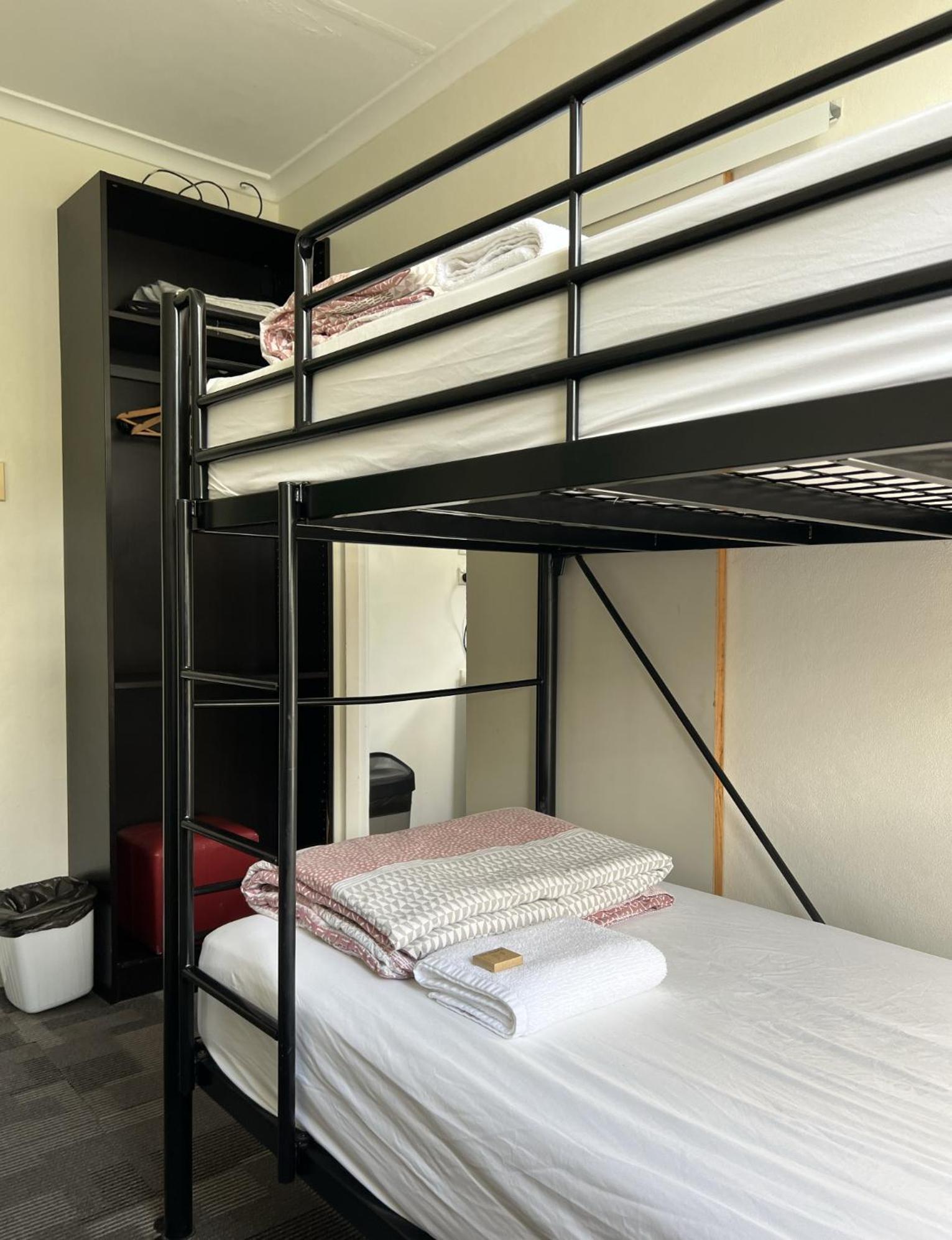 Manly Bunkhouse Hostel Sydney Exterior foto